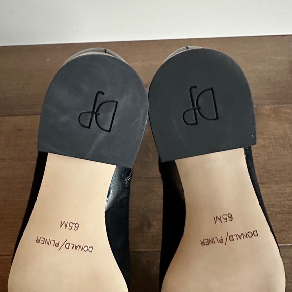 Donald J Pliner Women Cherie Suede Leather Booties Ankle Boot Black 6.5 NEW $238 - Picture 6 of 7